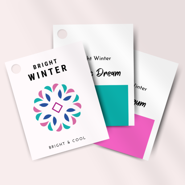 Bright Winter kleurenwaaier met felle, koele en contrastrijke kleuren. Ideaal om mee te nemen tijdens het shoppen, zodat Bright Winter types moeiteloos hun perfecte kledingkleuren kiezen.