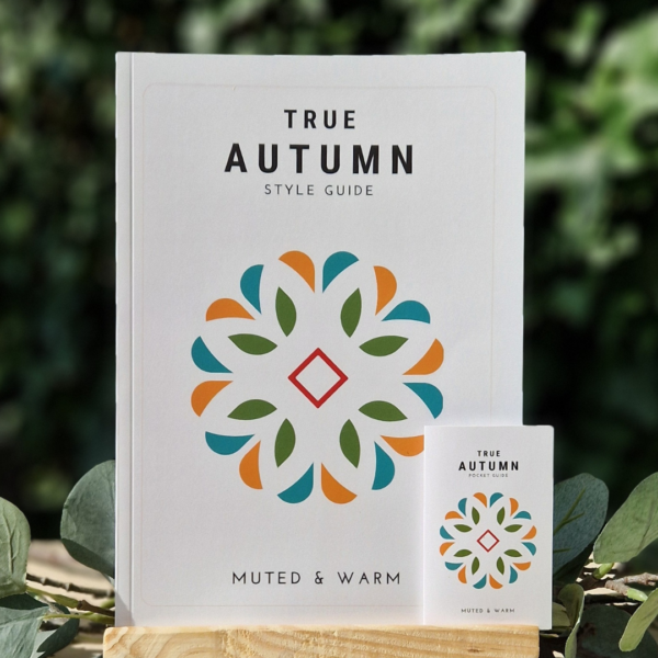 True Autumn style guide en pocket guide – handleiding voor het herfsttype met kleuradvies, kleurenanalyse en tips voor het samenstellen van outfits in warme, diepe seizoenskleuren. Ideaal hulpmiddel bij het winkelen en shoppen voor kleding op basis van je kleurpalet.