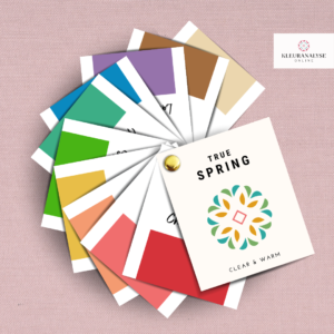 True Spring kleurenwaaier met 56 kleuren voor een warm en helder lentetype